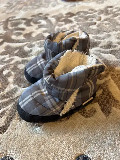 Baby Booties (12-18mth), View more
