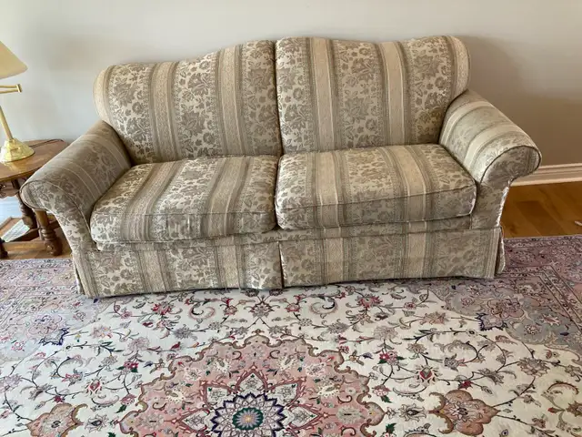 Couch/Sofa in Couches & Futons in Peterborough - Image 2