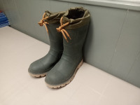 KAMIK Size 7 outdoor boot