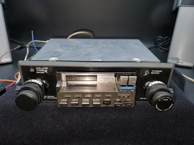 ULTRA RARE PIONEER KE-7200 2-KNOB CASSETTE CAR STEREO JAPAN in General Electronics in Markham / York Region - Image 2