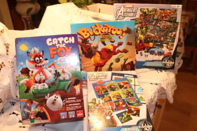 JEUX POUR ENFANTS 4 ANS ET PLUS - 5,00 $ CHACUN CHERCHE ET TROUVE THEME AVENGERS - 3 PLANCHES REVERS...