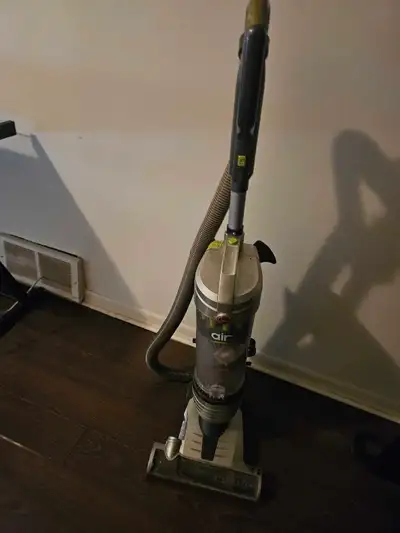 vacuum probly needs a bit of a cleaning but still works, View more