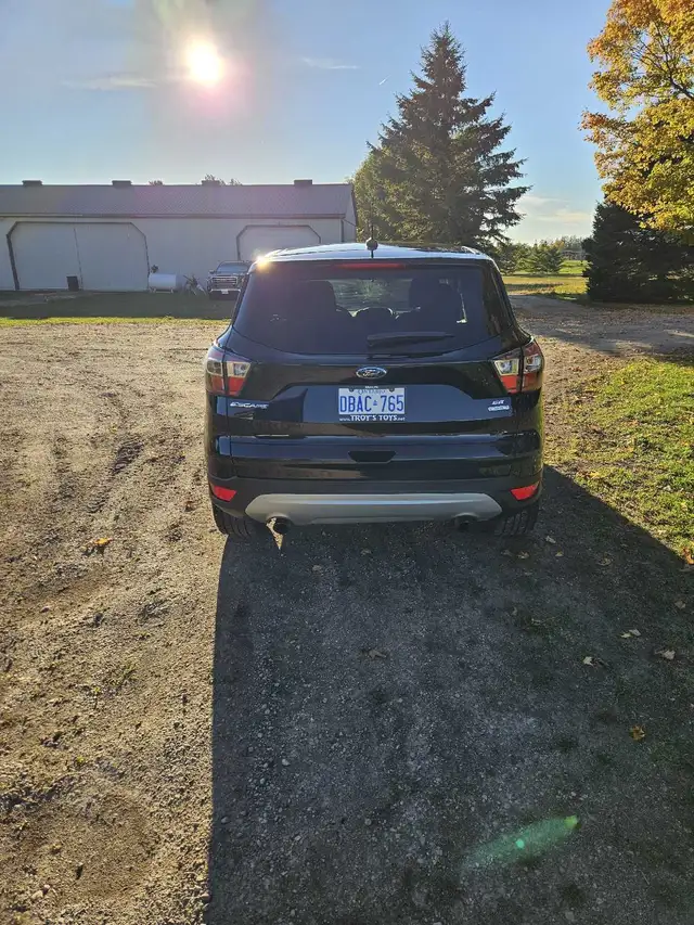 2017 Ford escape SE in Cars & Trucks in Grand Bend - Image 6