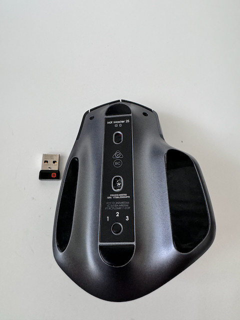 Logitech MX Master 2S Bluetooth Mouse in Mice, Keyboards & Webcams in City of Toronto - Image 4