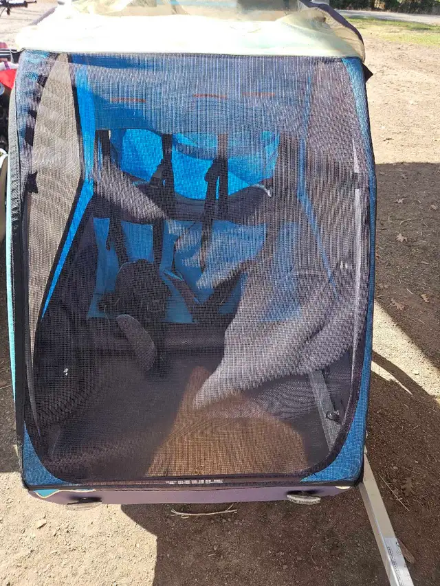 bike trailer/stroller for kids in Other in North Bay - Image 3