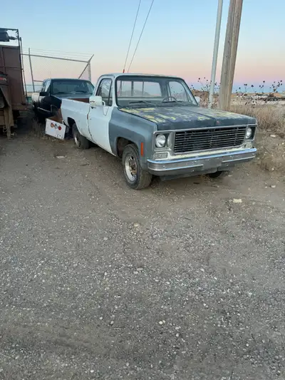 1979 gmc 2500 2wd, runs drives and stops great has a 350 with a turbo 350 trans new front shocks I h...