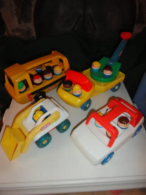 CAMIONS ET +++   LITTLE TIKES  VINTAGE in Toys & Games in Québec City - Image 3