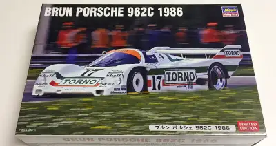 Hasegawa 1/24 Brun Porsche 962C 1986, View more