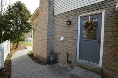Spacious 2-bedroom basement apartment with a separate entrance for rent in Oakville (Bronte and Lake...