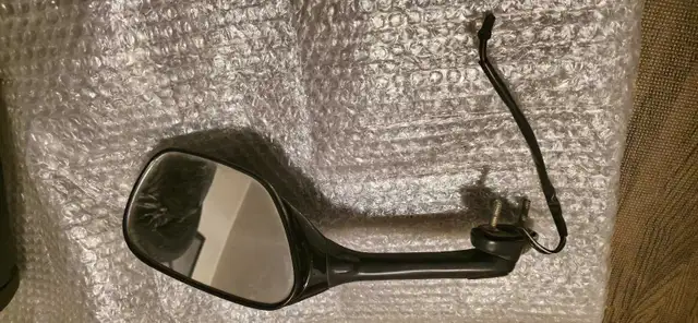 SUZUKI GSXR 600 750 OEM PARTS in Motorcycle Parts & Accessories in Markham / York Region - Image 5