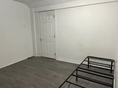 Newly renovated room for rent. nearby Toronto university Scarborough campus. CENTENNIAL COLLEGE SCAR...