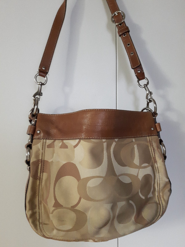 Tan Leather and fabric Coach Purse in Women's - Bags & Wallets in City of Toronto