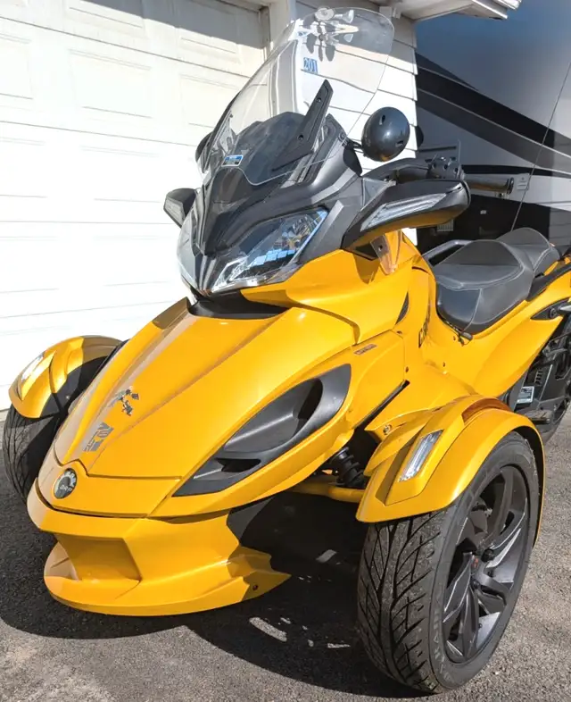 2013 Can-Am Spyder ST-S - SE-5 (Reduced) in Street, Cruisers & Choppers in Edmonton - Image 8
