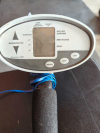 Discovery 1100 metal detector 