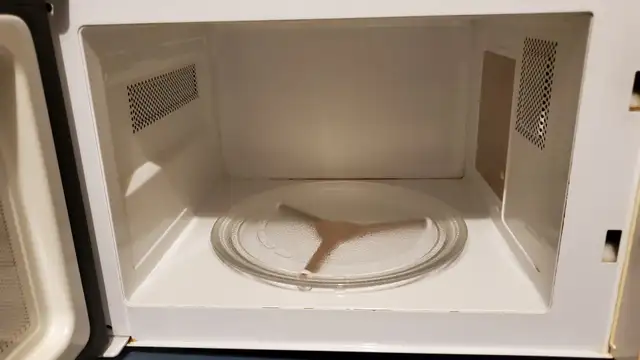 Goldstar Microwave in Microwaves & Cookers in St. Catharines - Image 3