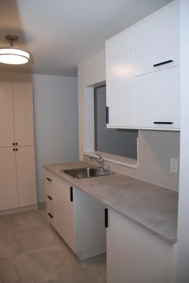 Condo a louer 4 1/2 in Long Term Rentals in City of Montréal - Image 4