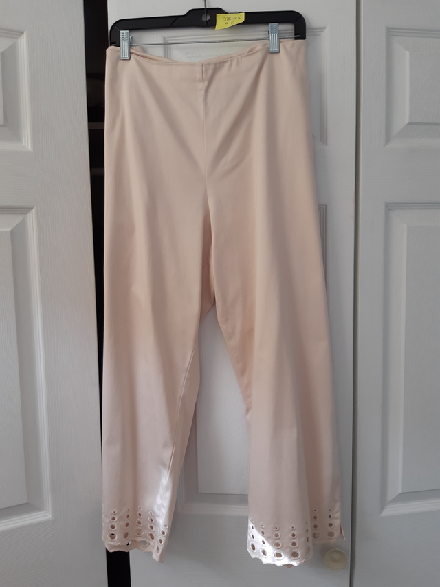 Jones NY capri pant -  Size 20W in Women's - Bottoms in Ottawa - Image 2