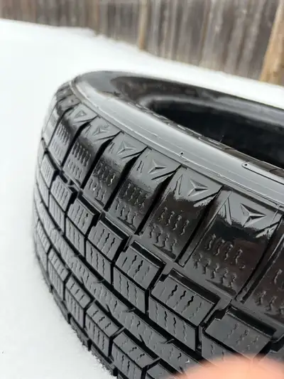 Winter Tires – 215/60R17 (Set of 4) Selling a set of winter tires in excellent condition. Size 215/6...