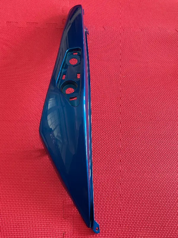 Kawasaki Ninja ex650r Right Side Rear Tail Cowling 36040-0082-15 in Other in Barrie - Image 5