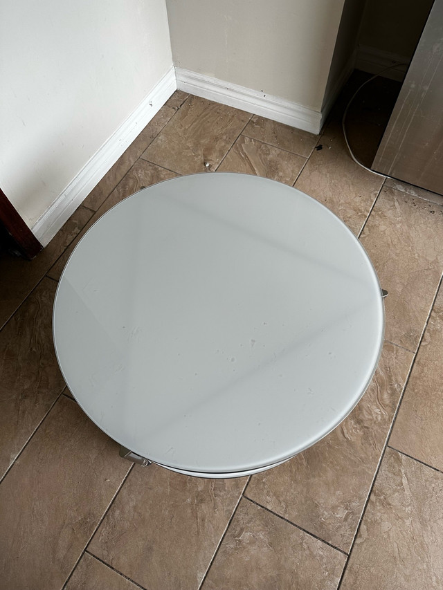 Ikea Coffee Table in Coffee Tables in Markham / York Region - Image 2