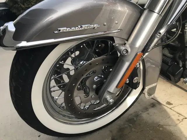 2016 Harley-Davidson Road King – Mint Condition in Touring in Edmonton - Image 10