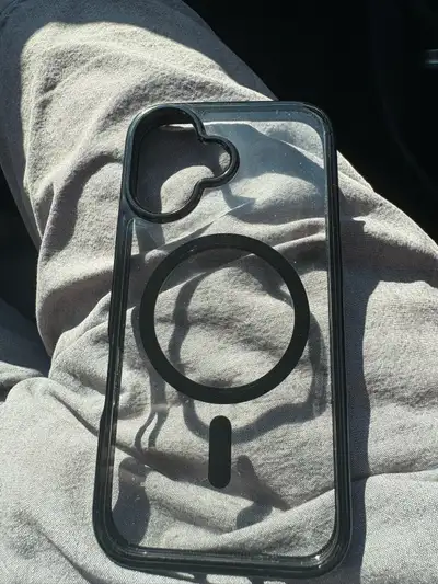 iPhone case clear in colour Has MagSafe