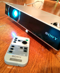 Sony Projector: VPL-CX20A