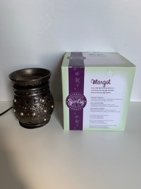 Pair of Scentsy’s / Large & Wall Plug In