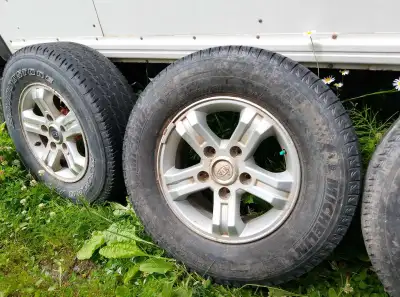 16 inch kia alloy rims decent shape could use a rub and scrub