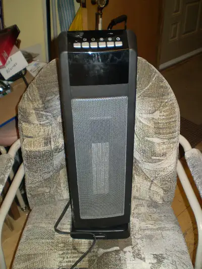 NO TEXT. PHONE LANDLINE OR EMAIL ONLY GARRISON Digital Tower Heater. Model HPQ15C-EA . NO REMOTE. Ce...