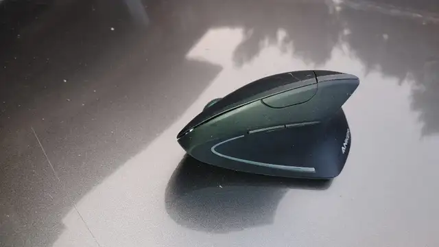 Anker 2.4G Wireless Vertical Ergonomic Optical Mouse in Mice, Keyboards & Webcams in Mississauga / Peel Region - Image 4