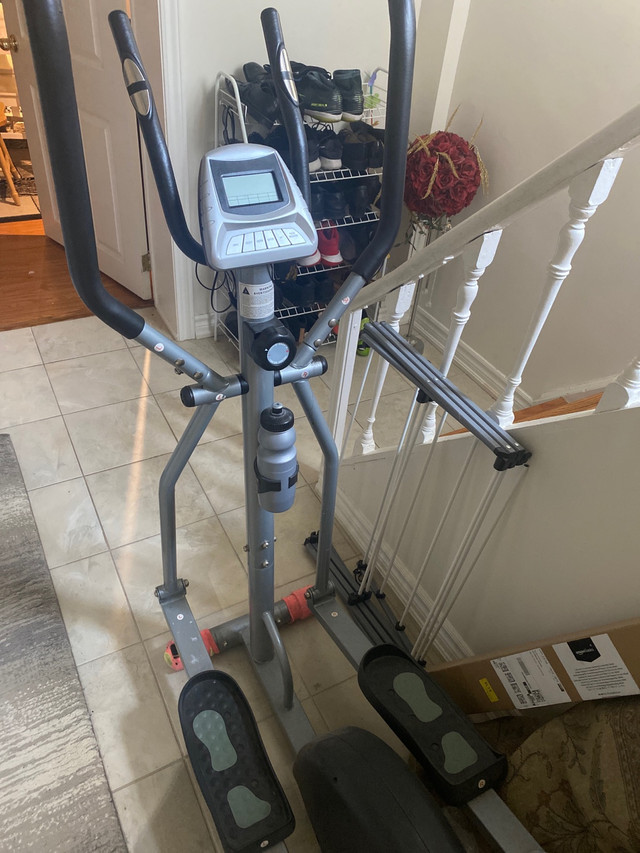 Elliptical with 8 difficulty adjustments Exercise Equipment