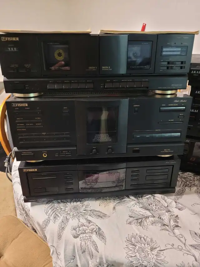 AKAI STEREO. FISCHER STEREO. RECEIVER. TURNTABLE. CASSETTE DECK. in Stereo Systems & Home Theatre in City of Toronto - Image 4