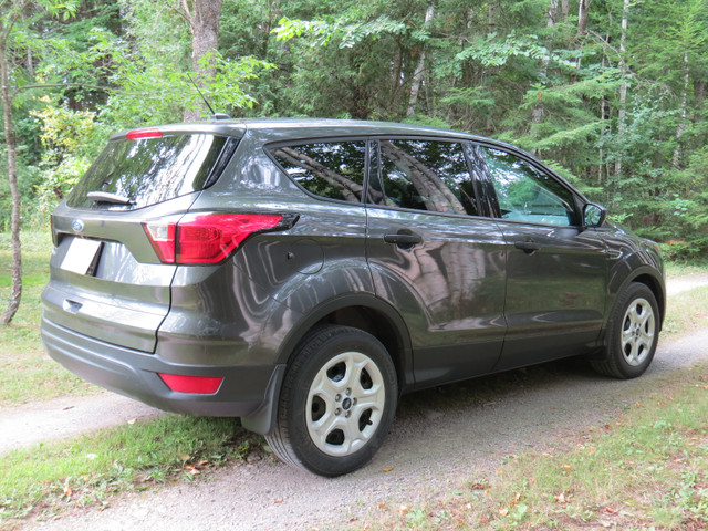 2019 Ford Escape S,  2.5 Engine in Cars & Trucks in Ottawa - Image 4