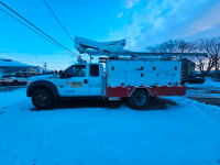 2011 Ford 550 Bucket truck **new factory motor add 3000 kms ago*