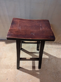 Tall wooden sitting bar stool/table