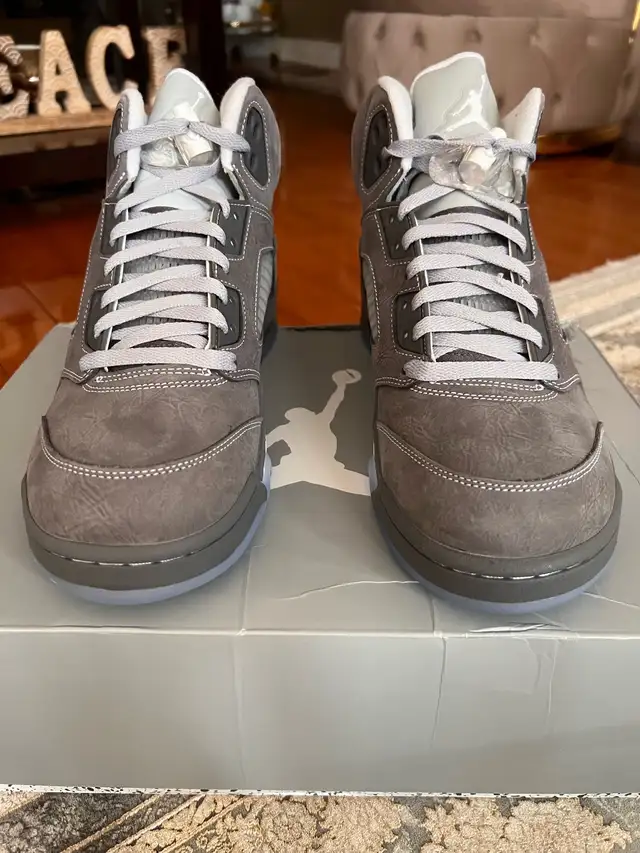 Jordan 5 wolf grey (size 10.5) in Men's Shoes in Mississauga / Peel Region - Image 5