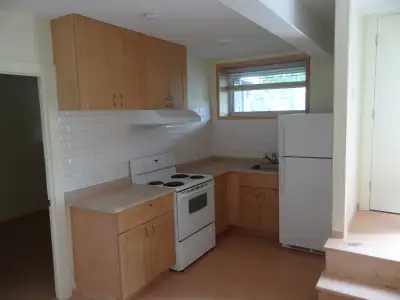 High Quality 24/7 maintained individual entrance private 1-bedroom apartment. All-inclusive: Heat. W...