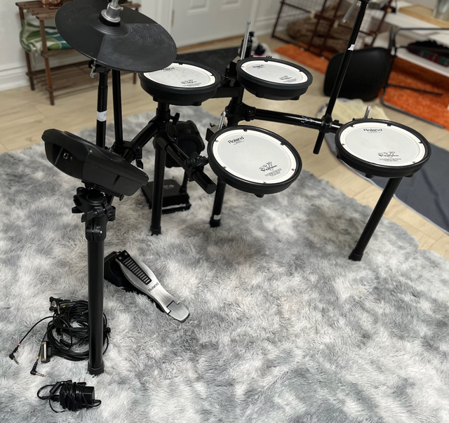 Roland TD-11KV Electronic Drum Kit Excellent Condition in Drums & Percussion in City of Toronto - Image 10