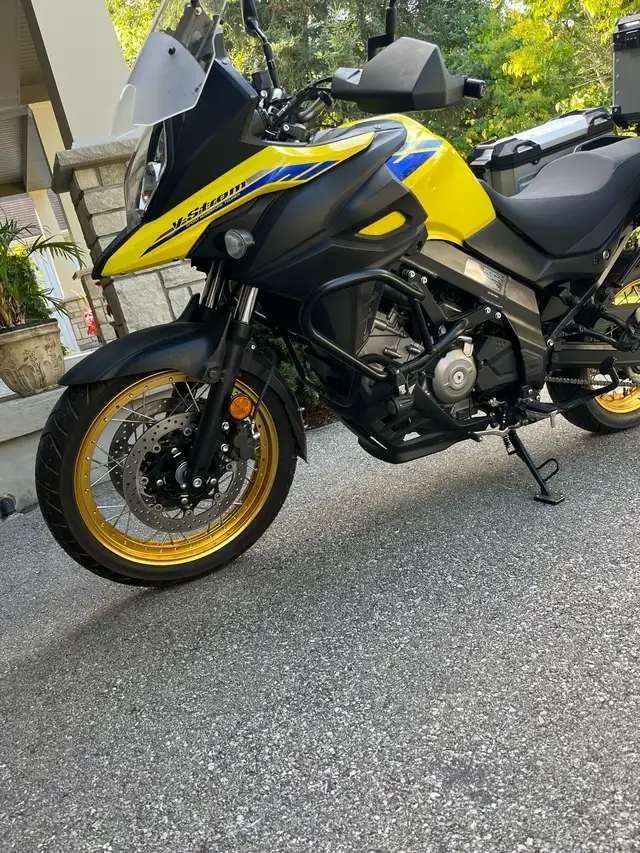 V-Strom 650 2023 Suzuki. Dual Sport in Other in Kitchener / Waterloo - Image 8