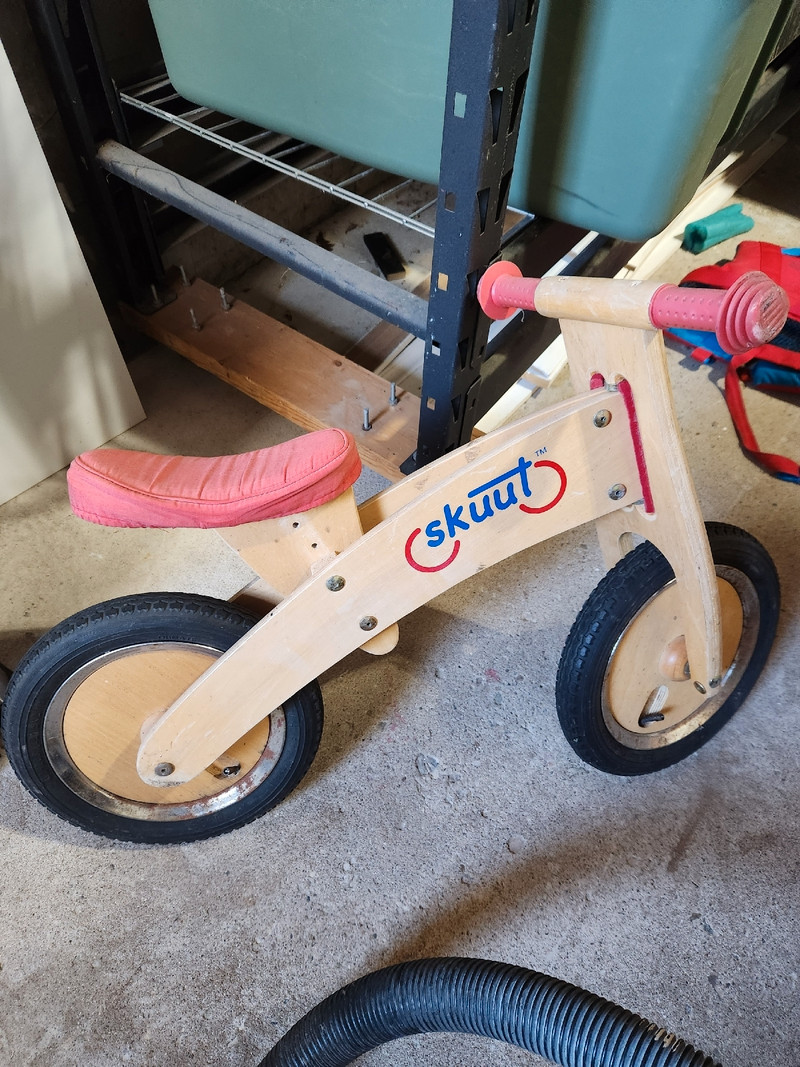 skuut balance bike