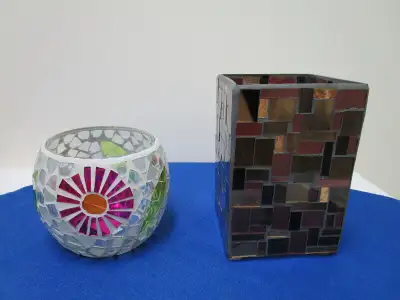 If ad is up vases are available. Both items would be great displays used in staging a home for sale...