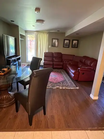 2 BDRM 1 BATH FURNISHED WALKOUT SHORT/LONG TERM