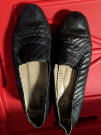 Black leather woman's dress shoes