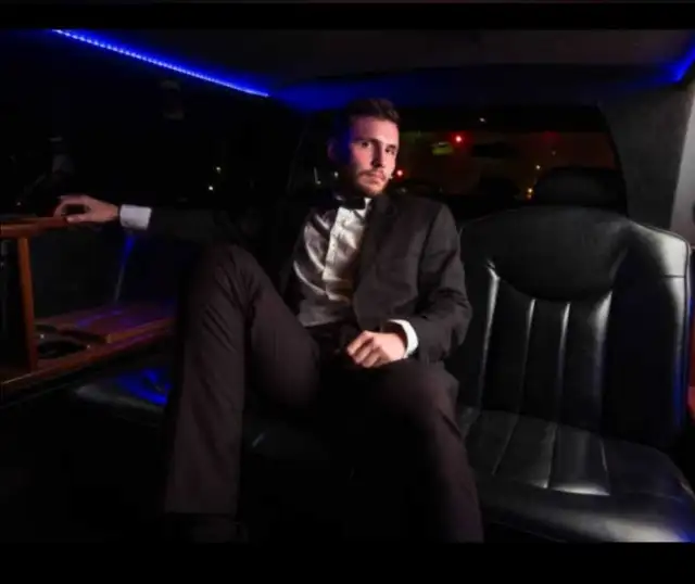 LIMOUSINE & SUVLIMOS in Friendship & Networking in St. Catharines - Image 3