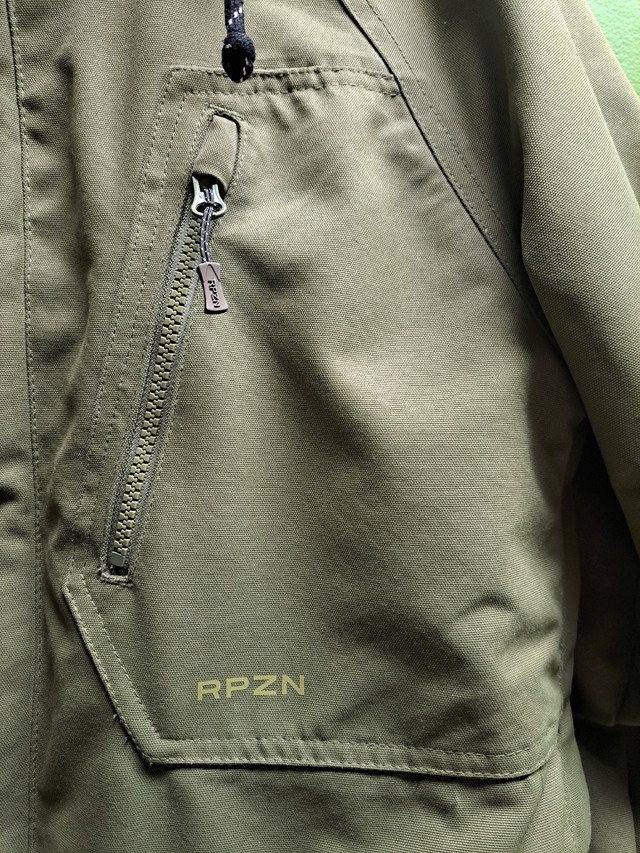 Rip Zone Army Green Winter Jacket in Men's in City of Toronto - Image 2