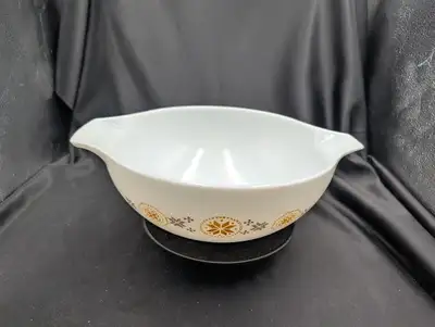 Vintage Pyrex Town & Country Cinderella Mixing Bowl 4 Qt #444, View more