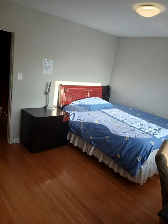 A private day room with its own bathroom