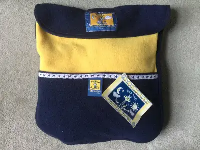 BRAND NEW - PICCOLO BAMBINO FLEECE NAP SAC with pillow, View more