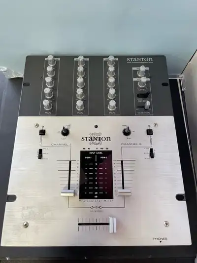 STANTON SK TWO MIXER W/BOX, View more